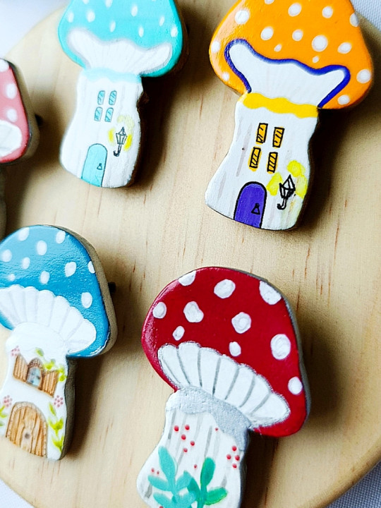 broche champignon peint à la main