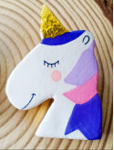 broche licorne en argile peint à la main