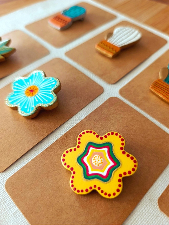 Broche fleur et cactus