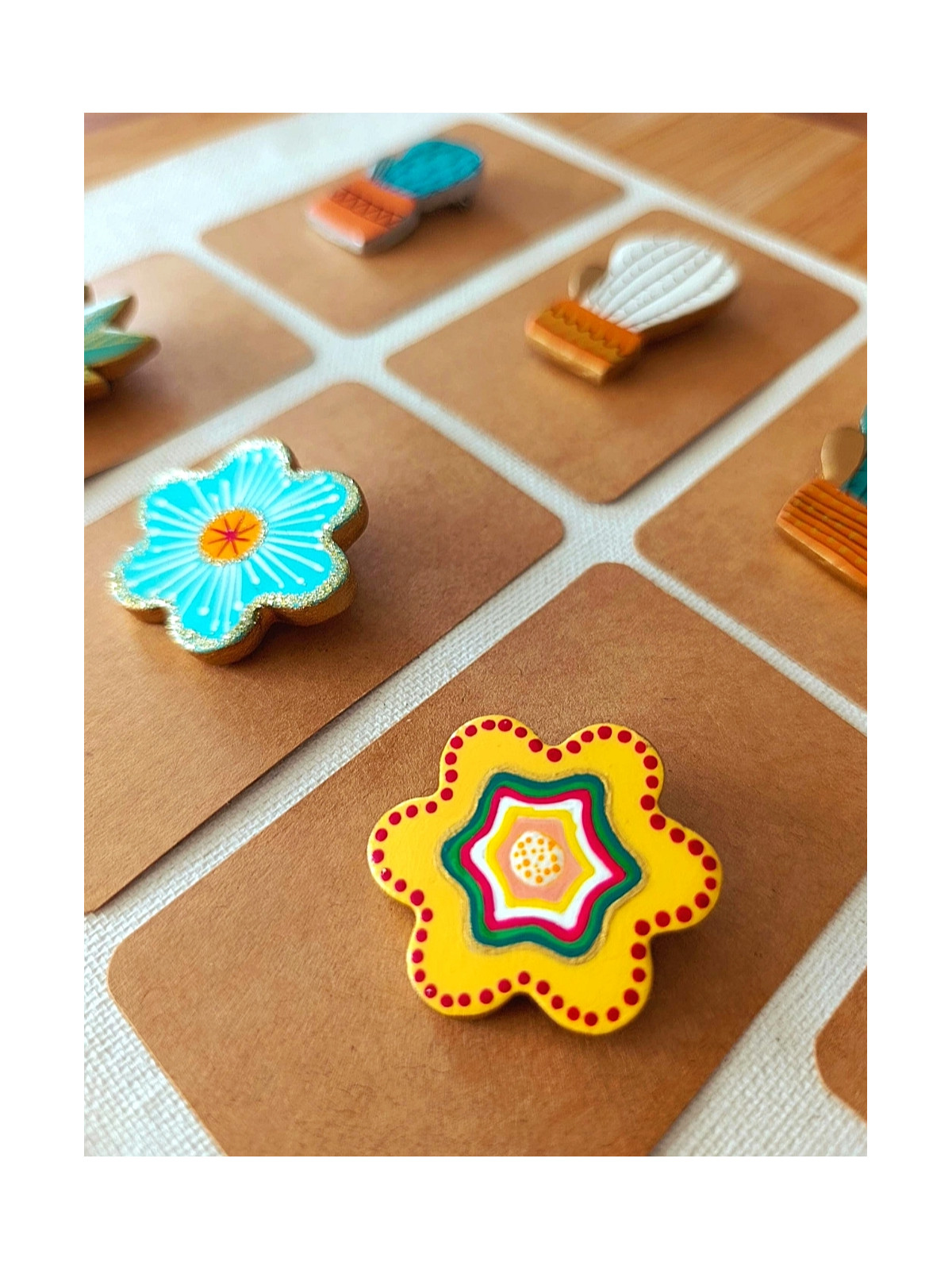 Broche fleur et cactus