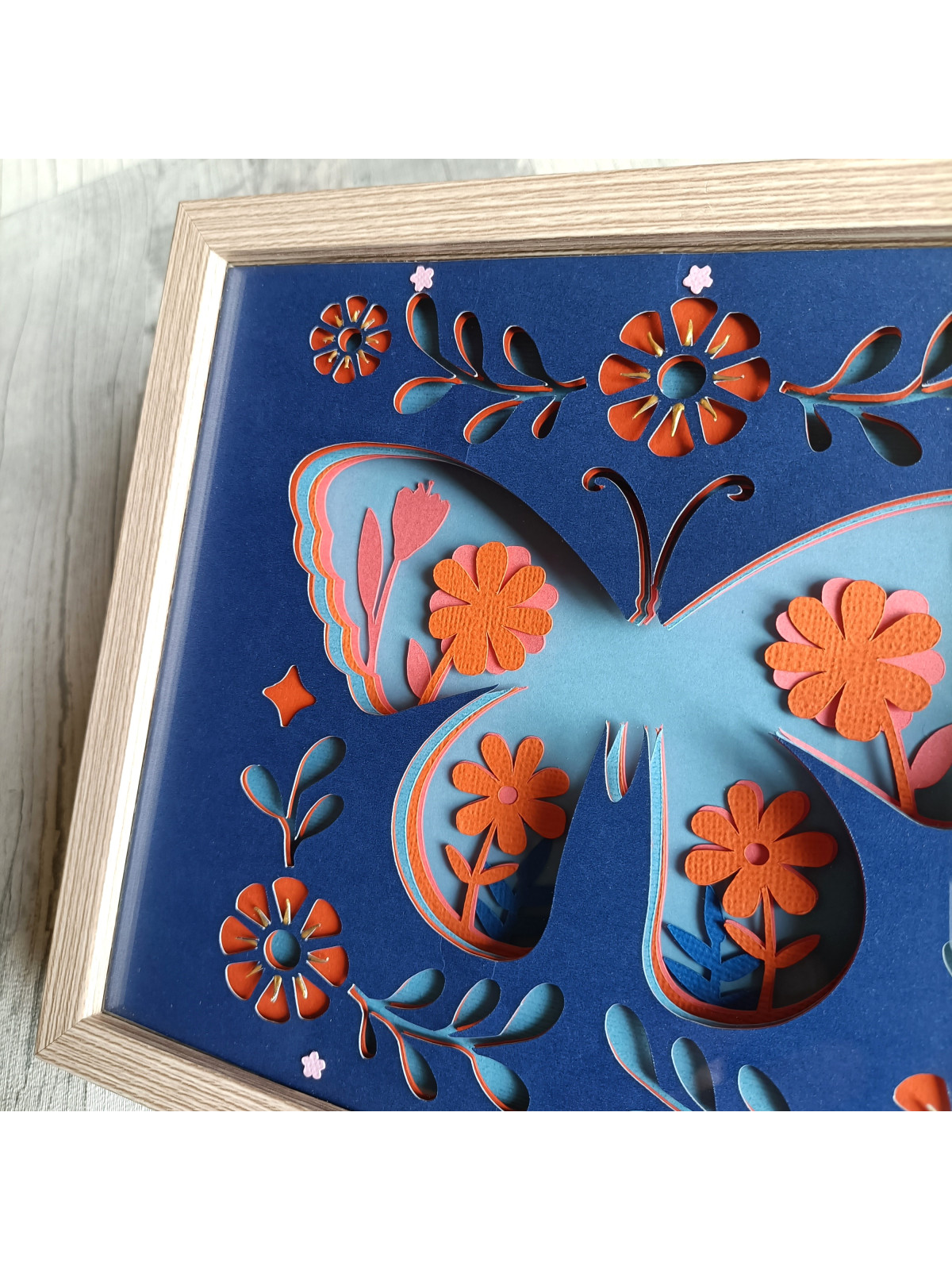 Cadre 3D papillon folk